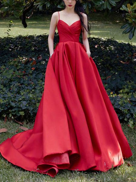 Elegantes vestidos de fiesta largos rojos con cuello en V y bolsillos Una línea de tirantes finos de satén Vestido de fiesta plisado con tren de barrido Vestidos de noche formales maxi para mujeres