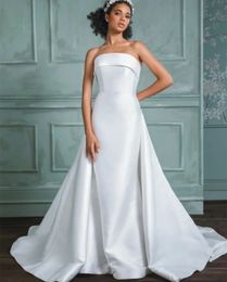 Elegante lange satijn 2 en 1 tuin trouwjurken met afneembare treinhulsvestido de novia mouwloze moderne sweep trein bruidsjurken voor vrouwen