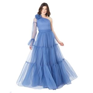 Robes de bal élégantes à manches longues en tulle bleu une ligne une épaule rouge longueur au sol robe de soirée maxi robes de soirée formelles pour les femmes