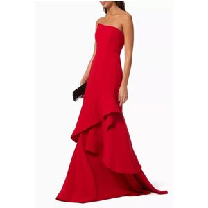 Elegante lange mouwloze rode crêpe avondjurken zeemeermin strapless gegolfde geplooide sweep trein ritssluiting back prom jurken voor vrouwen