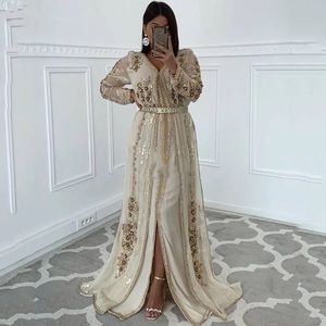 Elegante lange mouwen Marokkaanse Kaftan formele avondjurken met gouden kanten bloem applique kristallen kralen Arabische moslim speciale gelegenheid jurk spleet prom feestjurk