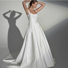 Élégants robes de mariée en satin à col long carré avec poches A-line ivoire plissée de balayage à glissière Back Robes nuptiales simples pour femmes