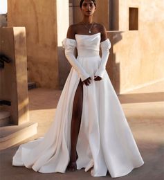 Élégants robes de mariée satinée longues longues avec manches amovibles / fente A-ligne Ivory Sweep Train Back Back Bridal Robes Bridal pour femmes