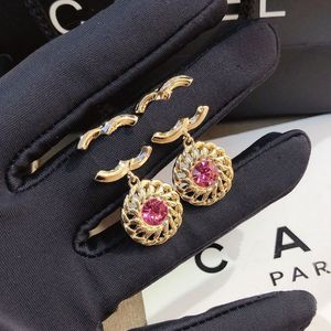 Élégant luxe Boutique boucle d'oreille femmes charme diamant plaqué or boucles d'oreilles nouvelle étude d'oreille de créateur avec boîte style romantique cadeau bijoux anniversaire amour cadeau boucles d'oreilles