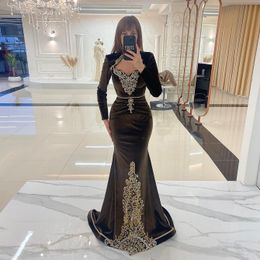 Robes de bal sirène élégantes pour les femmes arabes du Moyen-Orient Appliques de velours perles à manches longues robe d'occasion formelle robes de soirée