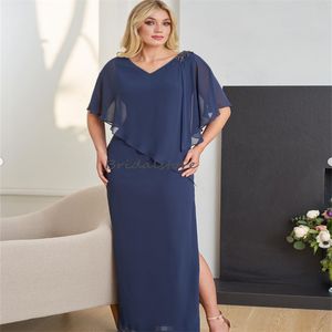 Élégant bleu marine mère de la robe de mariée avec cape grande taille en mousseline de soie robe d'invité de mariage fente latérale femmes robes de soirée formelles chic vêtements d'occasion spéciale 2023