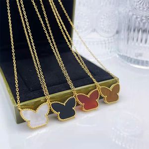 Elegante Ketting Mode Kettingen Vlinder hanger Gift Bruiloft voor Vrouw Sieraden Top Kwaliteit 18 Kleur Doos hebben extra kosten nodig