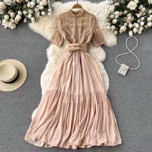 Elegante nieuwe zomer vrouwen staan kraag lange jurk vintage vrouwelijk kanten lozwerk Empire Slim Fairy met riem 2024