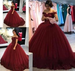 Élégant hors l'épaule robes de quinceanera robes de bal à manches plafonnées princesse saoudienne bon marché robes de quinceanera personnalisées