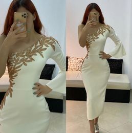 Elegantes vestidos de noche de satén de un hombro Aplique árabe Shared Ruched Tamaño de talla grande Longitud de té Simple Formal Formal Cócteles BC14038