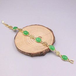 Elegante Ovale Groene Jade Armband Kraal Met Geel Vergulde Schakel 7,25"