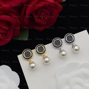 Boucles d'oreilles de fête élégantes, clous pour dames de styliste, breloques en perles, boucles d'oreilles rétro en cuivre