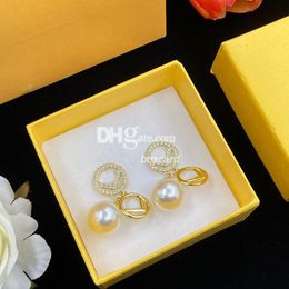 Boucles d'oreilles en perles élégantes, pendantes de styliste plaquées avec lettres, boucles d'oreilles charmantes, bijoux à la mode