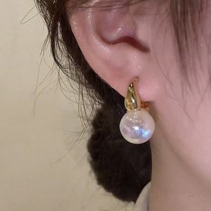 Elegante Pearl Hoop Earring Women Round Pearl -oorbellen voor cadeau -feest mode -sieraden