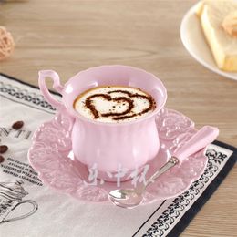 Elegant Rose Coffee Tup Saucer cuillère Ensemble Europe Princesse en céramique Tasse de thé 180 ml Top Porcelain Tavup Cafe Teatime Drinkware 240523