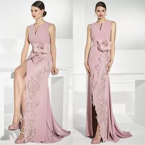 Elegante roze lange moeder van de bruid jurken zijkant mouwloze bloem kanten applique zeemeermin bruiloft gasten jurken bruidegom mom prom avondjurk plus size formele slijtage