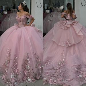 Elegante roze prinses Quinceanera Dresses Ball Jurk Prom Off Shoulder Floral Appliques Vestido de Quinceanera Sweep Train Tule Sweet 15 Masquerade Dress