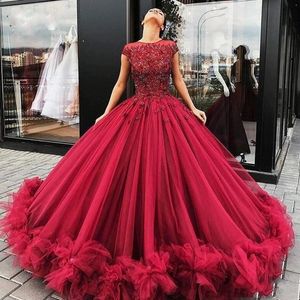 Elegante prom -jurk Long 2019 Ball Gown Beading Crystal Cap Korte mouwen TULLE BURGONDY Formele feestavondjurken Robe de soiree 2596