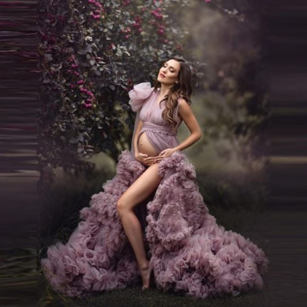 Élégant robes de soirée de maternité en tulle violet pour séance photo à fente de séance de séance de séance de séance de séance de balle de balle sans manches ouvertes volants avec des fusées fusées personnalisées ma 2610