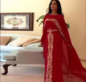 Elegante rode lijn Arabische avondjurken juweel hals met lange cape gouden kant appliques moslim prom feestjes chiffon formele vrouwen dragen