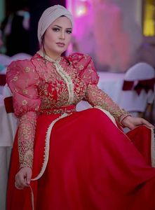 Élégant rouge marocain caftan robes de soirée avec des appliques de dentelle dorée taille empire grande taille robe formelle 2024 femmes musulmanes arabes manches longues robe de soirée de célébrité