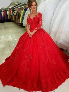 Elegante rode trouwjurken Luxe kralen Lace Applique A-lijn V-nek Pure illusie Lange mouwen Baljurk Bruidsjurken