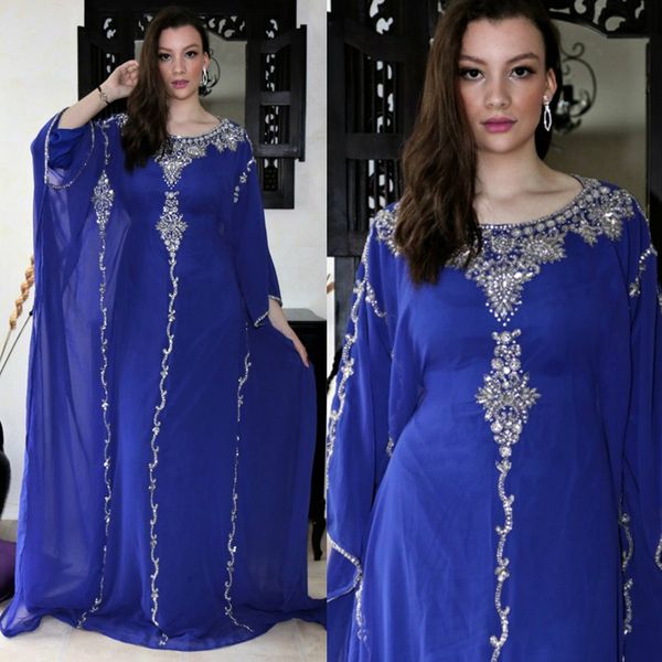 Robes de soirée élégantes bleu royal arabe Dubaï mousseline de soie Abaya cristaux perlés manches longues cape longueur de plancher robes de soirée de bal musulmanes sur mesure 2023