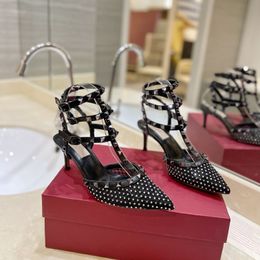 Sandalias elegantes Zapatos de boda de tacón alto de diseñador para mujer con decoración de diamantes de imitación Moda Volver Punta vacía Zapatos de vestir con tacón de aguja de 6,5 cm / 10 cm