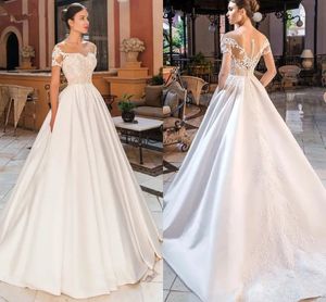 Elegante satijn A -lijn trouwjurken met korte mouwen kanten Appliqued Modern Boho Bridal Jury Sweep Train Sheer Neck Vestidos de novia yd