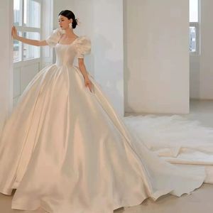 Robe de mariée en satin élégant Slee Square Noug Cap Sleeves 2024 Nouvelle dentelle AppliQus Pageant Bridal Robes Bodial Boho Robe De