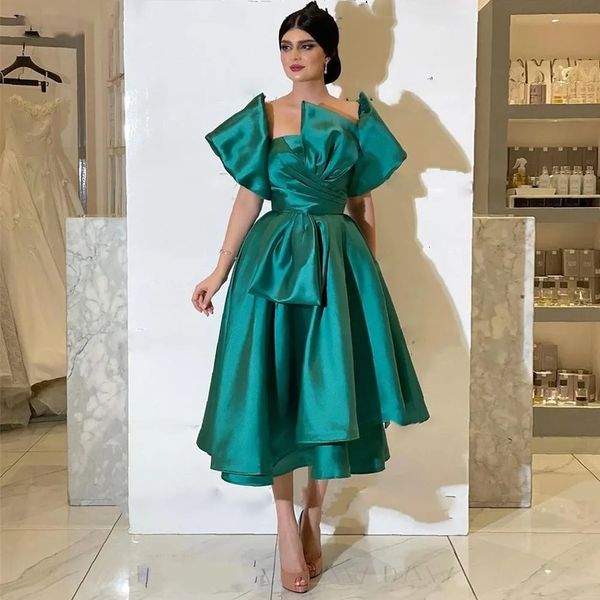 Elegante Arabia Saudita Longitud del té Vestidos de fiesta Mangas cortas abullonadas Hunter Satin A Line Dubai Drapeado Pliegues Vestido de fiesta de graduación Vestido para ocasiones especiales para mujeres