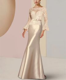 Elegante Shear Mermaid Lange Champagne Moeder van de Bruid Jurk Satijnen Kanten Godmother Jurken Formele Feestjurk Plooien De moeder van de bruidjurken Dames Jurken