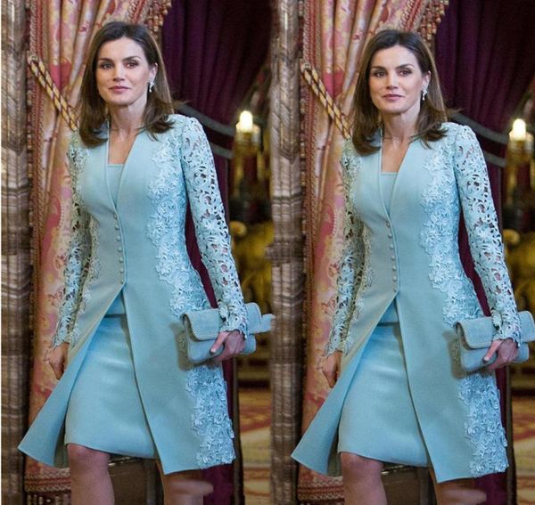 Elegante vaina Madre de los vestidos de novia Trajes de dos piezas Hasta la rodilla Azul claro Novio Mamá Ropa formal Chaqueta larga Encaje Manga completa9885327