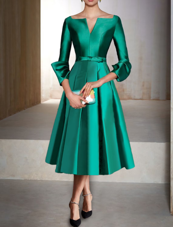 Elegant Short Green Satin Mother of the Bride Dress A-Line V-Neck Pleats Godmother Dresses Formal Party Gown Pleats La madre del vestido de novia Women Dresses