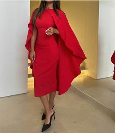 Elegantes vestidos de noche de crepe de crepé con cuello de joya con capa de capa roja Medio Oriente Tobillo Tobillo Longitud Prom Vestido para mujeres para mujeres