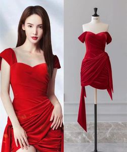 Vestidos elegantes cortos rojos de la celebridad del amor de la celebridad del vestido de terciopelo Mini longitud cremallera trasera vestidos de fiesta para las mujeres