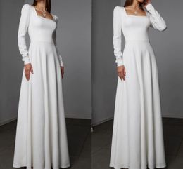 Élégant Simple Plus Taille Bohème Une Ligne Robes De Mariée Pour La Mariée Col Carré Manches Longues Satin Haut Côté Split Robes De Mariée Sur Mesure