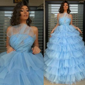 Elegante Sky Blue Prom Dresses Strapless Tiered Ruffles Tule Avondjurken Vestidos Longo Custom Made Party Dress