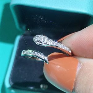 Elegant Snake Lab Diamond Promise Ring 925 Sterling Silver Engagement Band de bandes de mariage pour femmes Bijoux nuptiale NXGNV