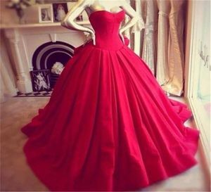 Elegante vestido de satén sin tirantes Goth Red Gothic Gothic Gowns Simples Evening Vests con Bow Robe de Mariee Vintage6825975