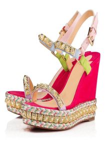 Elegante studs Red Solewedges Sandalen voor vrouwen Lady High Heel Luxury Designer Walking enkelband Dames039S Shoes5434519