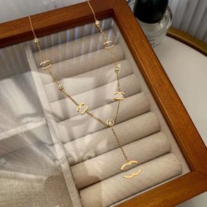 Elegante stijl ontwerper meisje liefde ketting hoge kwaliteit roestvrij stalen sieraden vergulde hanger kettingen verjaardagscadeau sieraden