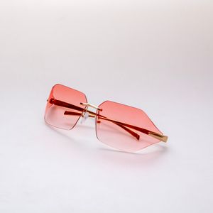 Lunettes de soleil et lunettes d'été élégantes, stylées, polyvalentes, abordables, durables, personnalisées et protectrices pour tous les âges