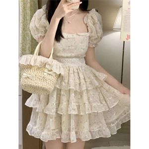 Minivestido mullido de princesa coreana para mujer, elegante blanco suave, cuello cuadrado Retro, volantes en cascada, manga abombada