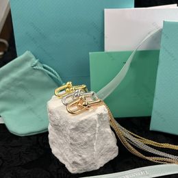 Collier de créateur de la série T élégante, charme de fer à cheval pour femmes, variantes de bambou en diamant, pendentifs papillon / coccinelle, comprend une boîte cadeau