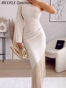 Elegante borlas vestido de festa feminino de um ombro fino plissado midi branco vestidos femininos 2023 cetim hip pacote clube rua senhora robe
