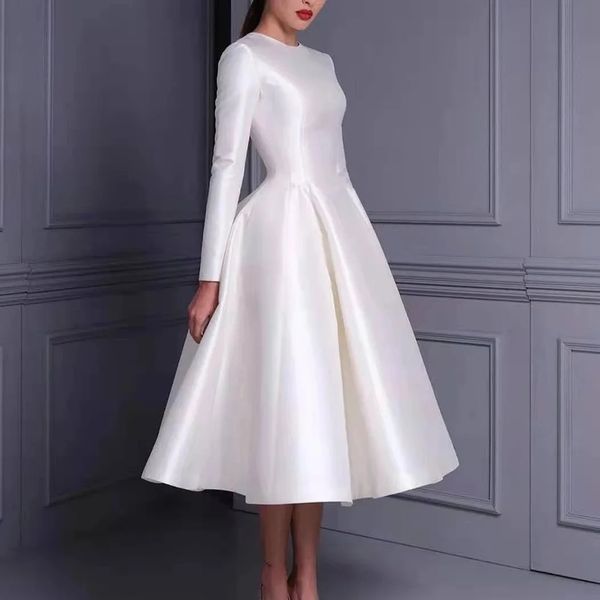 Elegante longitud de té Una línea Vestidos de novia Mangas largas Satén blanco Vestido de recepción de novia simple Cuello joya Vestidos de novia de jardín 2024