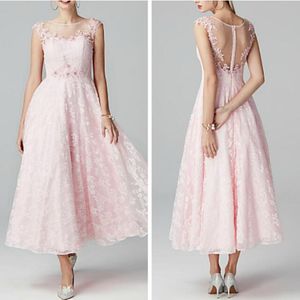Elegante thee-lengte doorzichtige rug bruidsmeisje jurken juweel Cap mouwen kant bruiloft gasten meid van eer jurken met applique en kralen