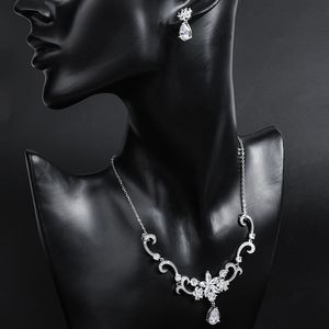 Elegante bruiloftsjuwelen voor bruid zilveren kleur kristal nacklace oorbellen studs prom party sieraden decoratie cadeau