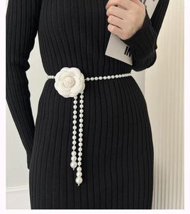 Elegant White Floral Pearl Perl Taile Chain Belt for Women - Accessoire décoratif pour les jupes et les pulls Party AA
